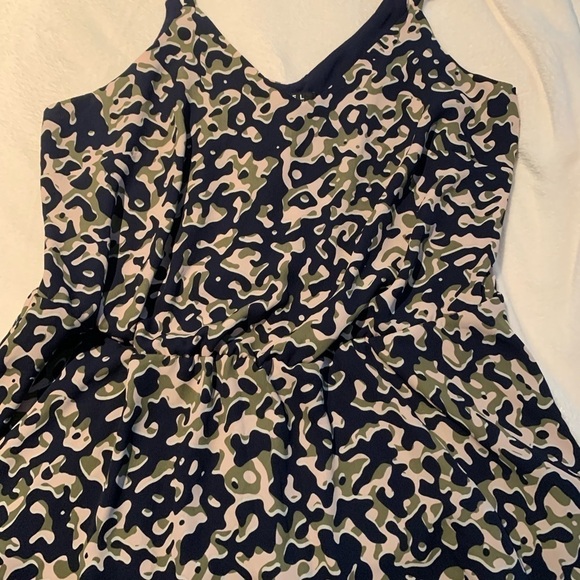 Rebel Wilson Womens High/low Tank Top Navy Camo - Picture 5 of 9